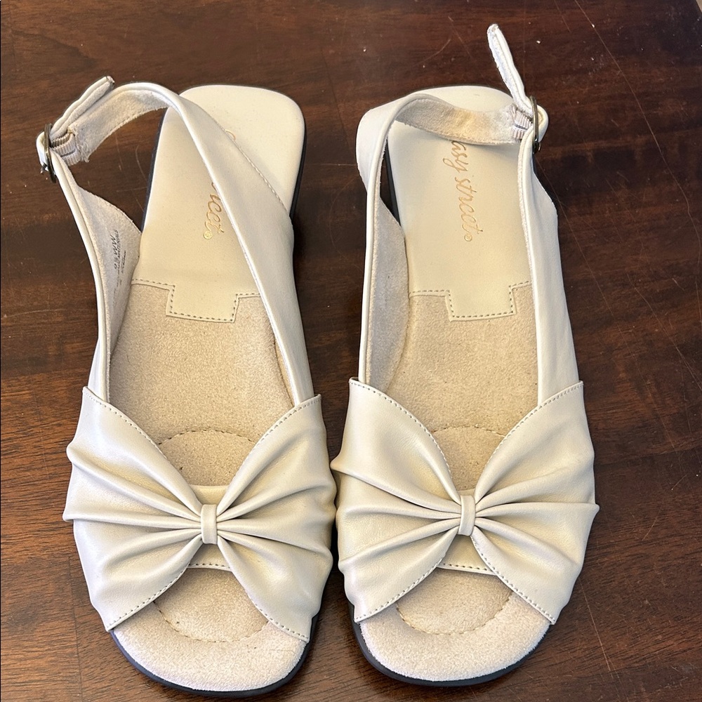 Easy Street Sandals size 9 1/2 WW. NEVER WORN